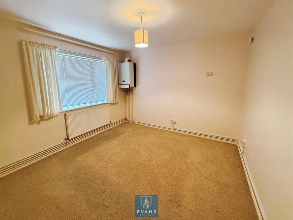 Apartment in Coventry, Eastern Green - View 4