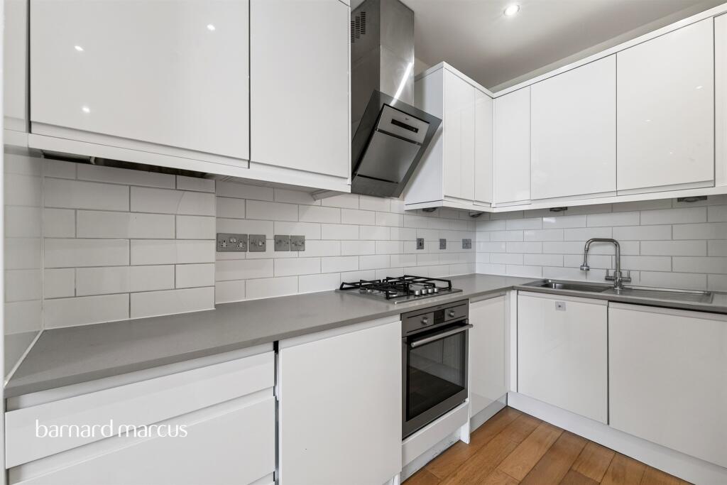 Apartment in London - View 5