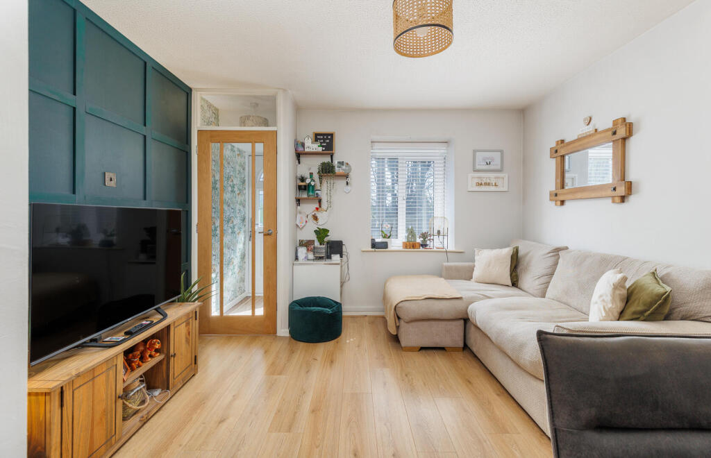 House in Portsmouth, Newport - View 2