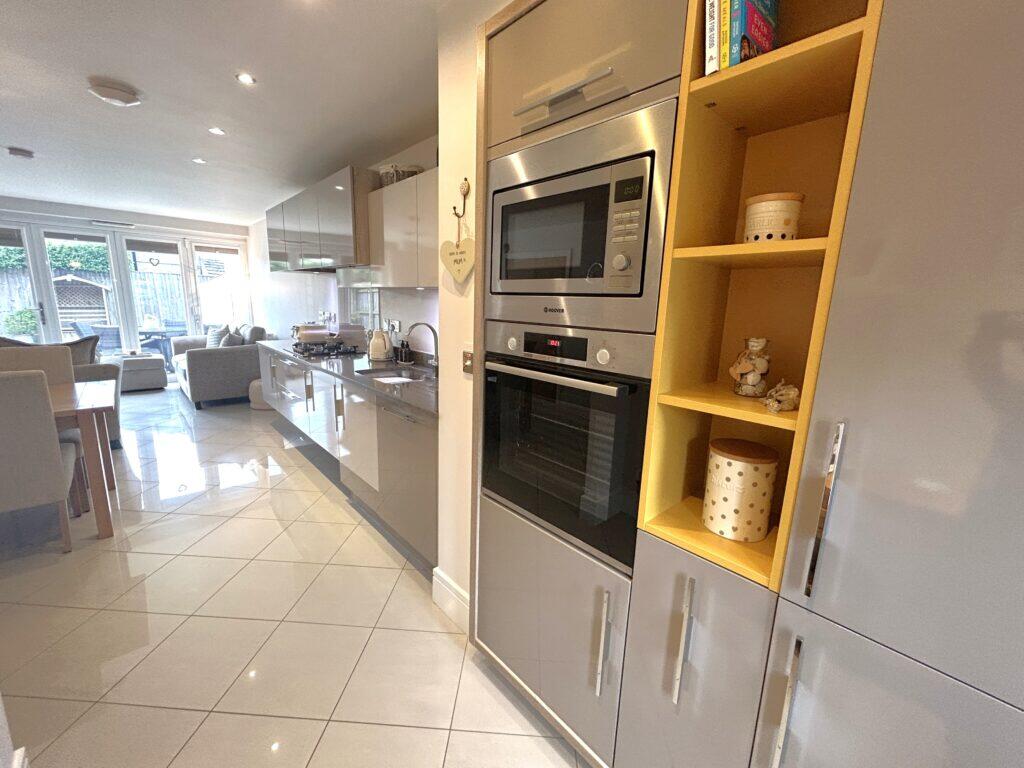 Moor Croft Close, Mirfield, WF14 9FA photo 4