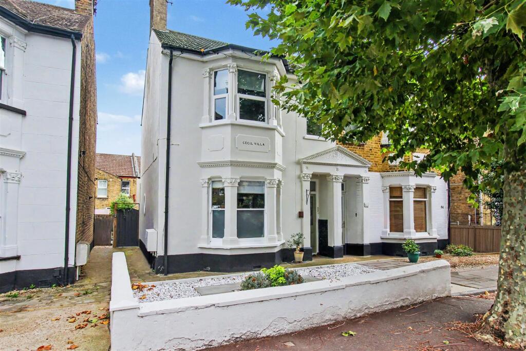 Main image of property: Park Road, Westcliff On Sea, Essex