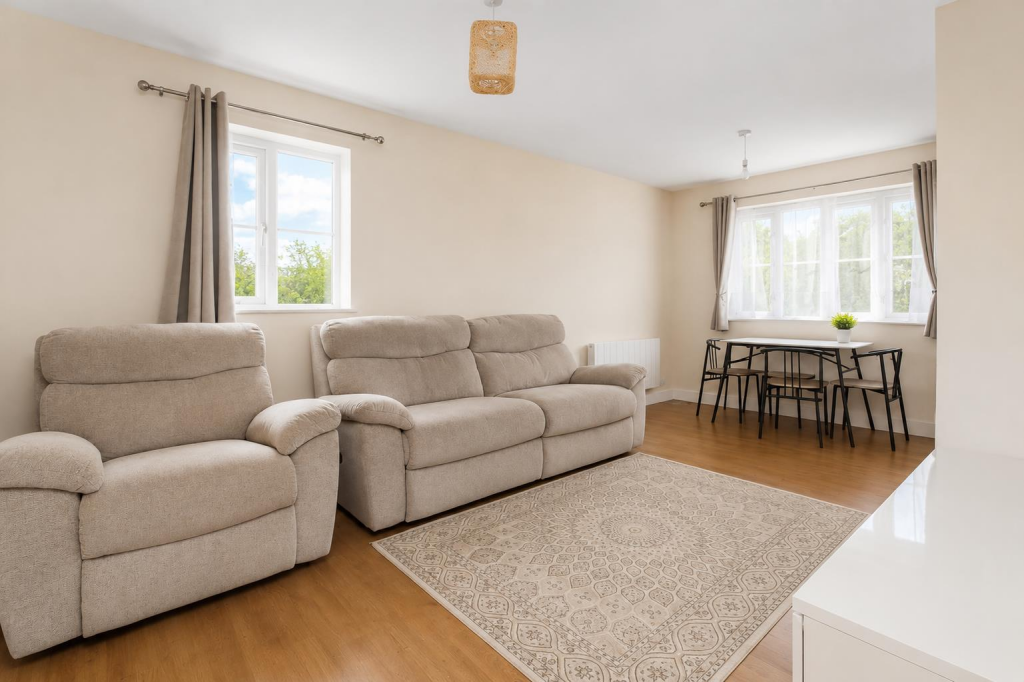 Apartment in Watford - View 5
