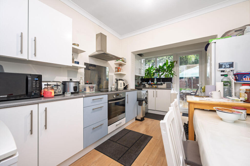 Apartment in London - View 3