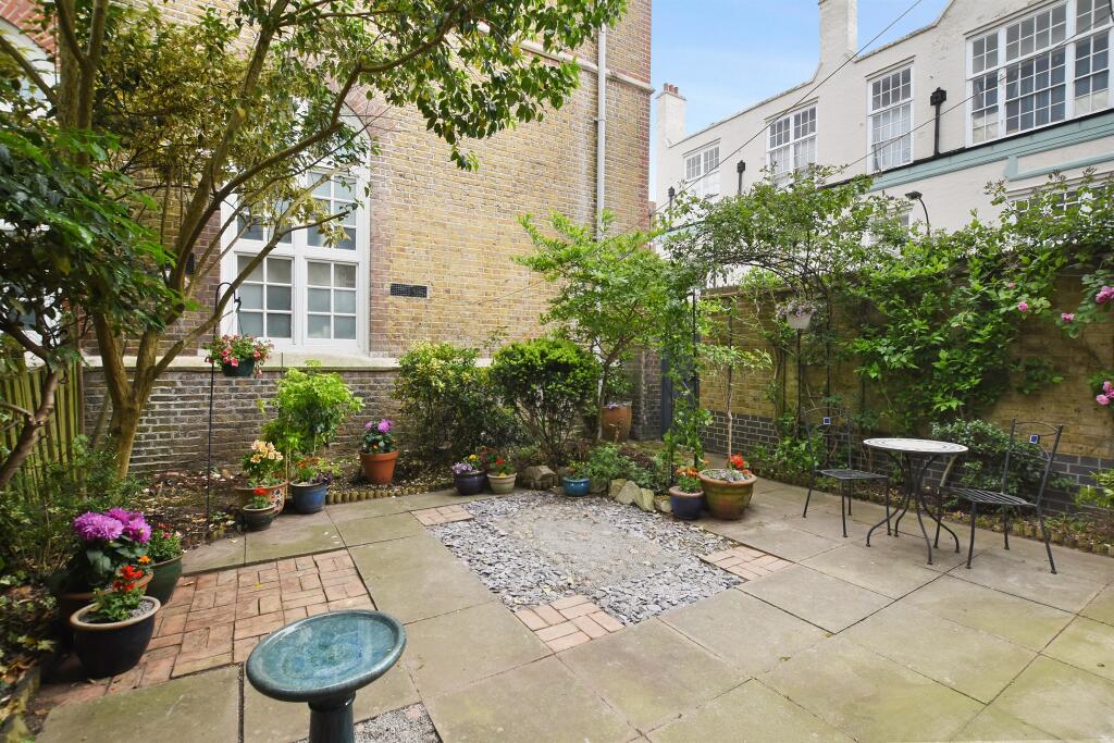 Main image of property: Becklow Road, London