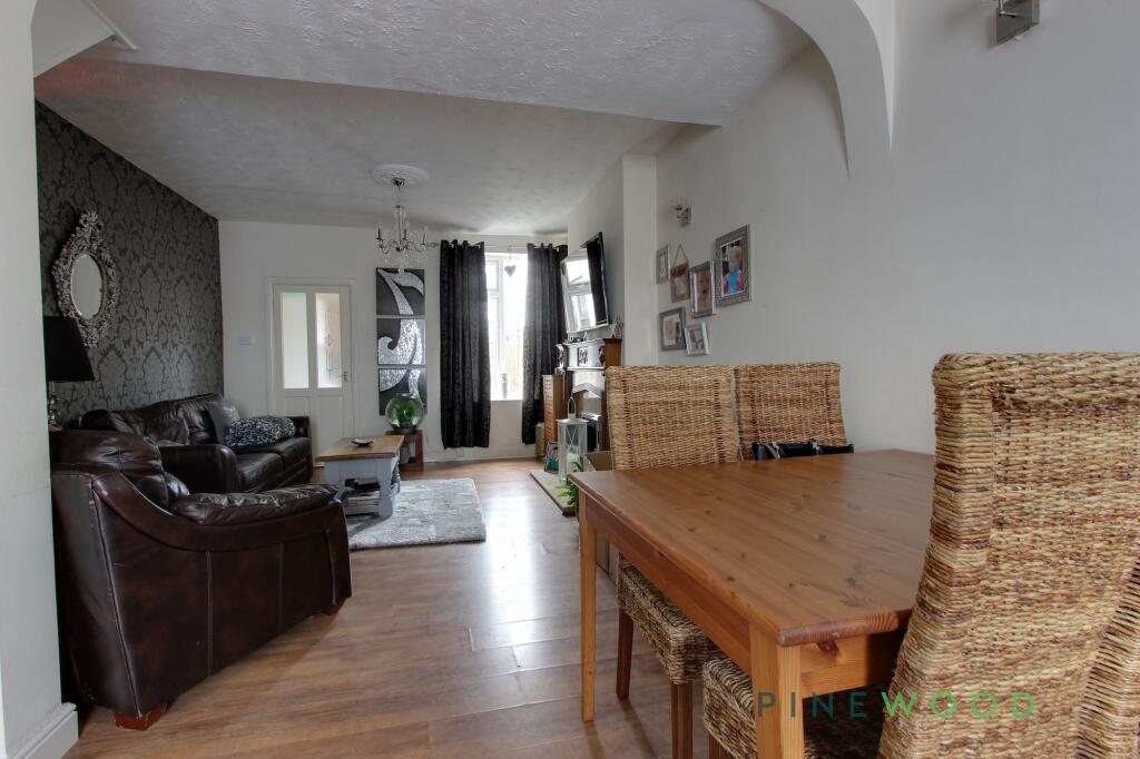 House in Mansfield, Nottinghamshire - View 4