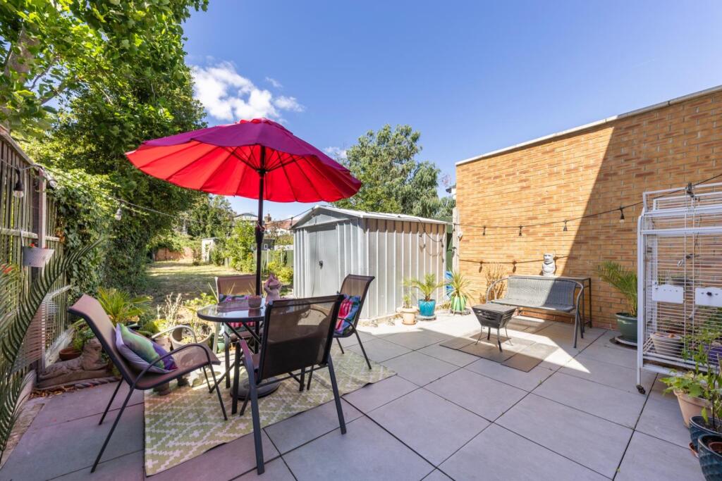 House in London - View 5