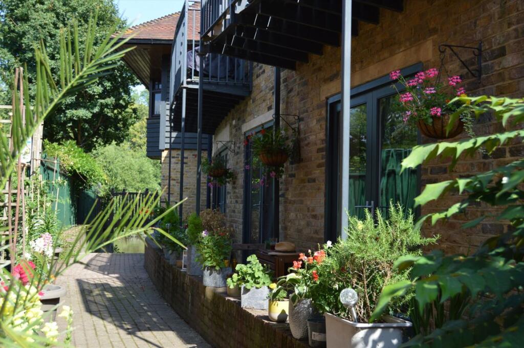 Main image of property: Swan Street, Isleworth