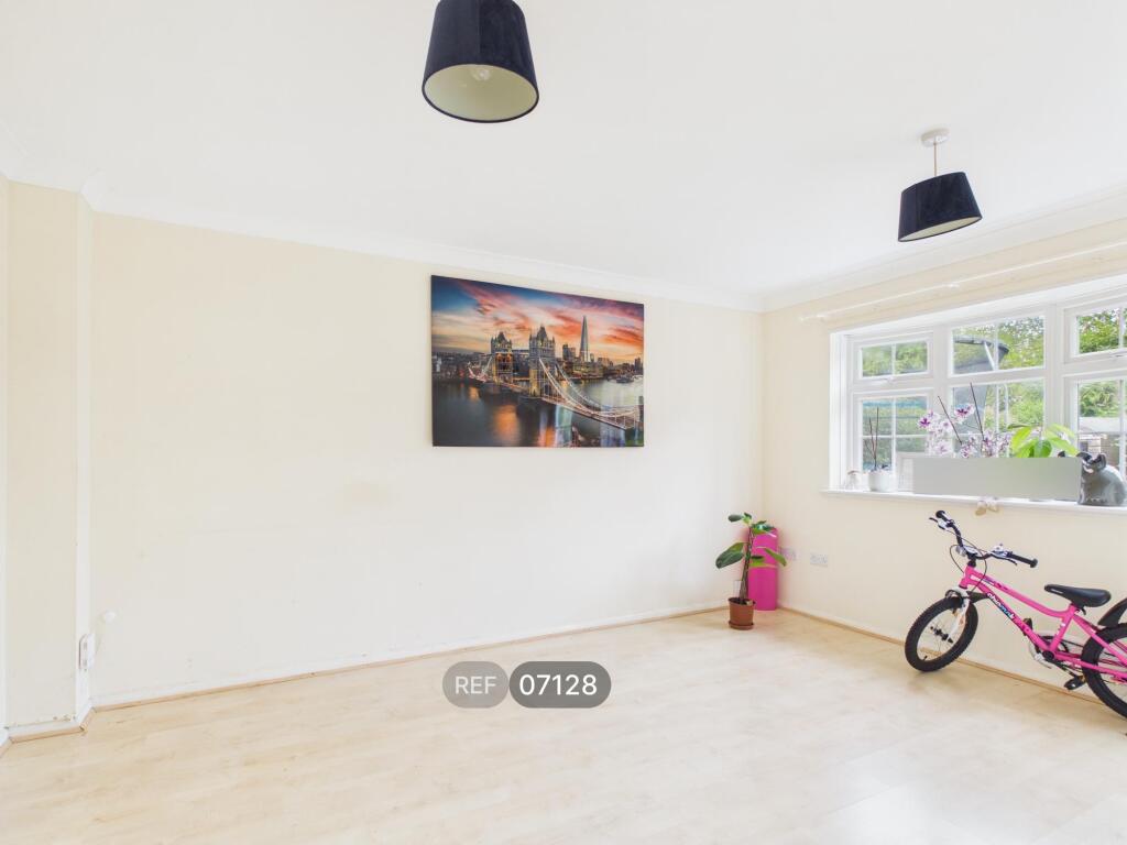 House in Peterborough - View 5