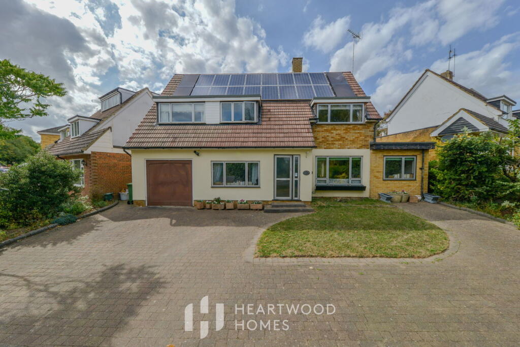 5-bed detached on Sandpit Lane, St. Albans, AL4 0BT, £1,000,000