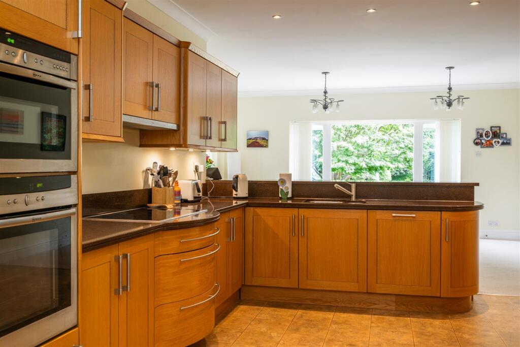 House in Solihull, West Midlands - View 4
