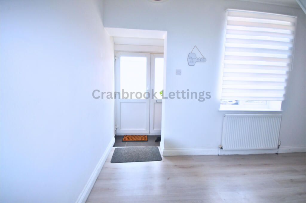 Pershore Close, IG2 6RR photo 4