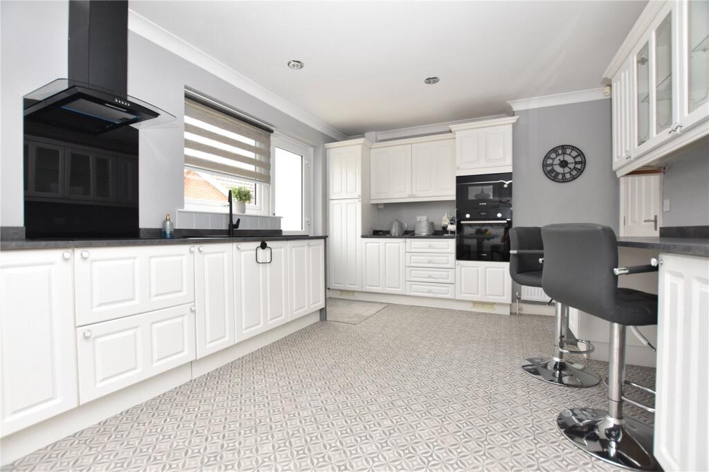 House in Leeds, Upper Green, Morley - View 3