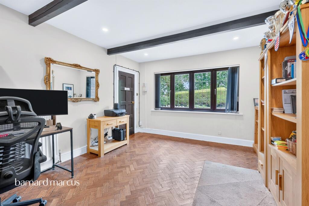 House in Reigate and Banstead, Banstead - View 4