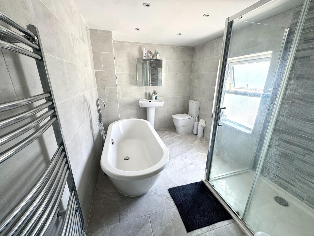House in East Cowes, Osborne - View 3