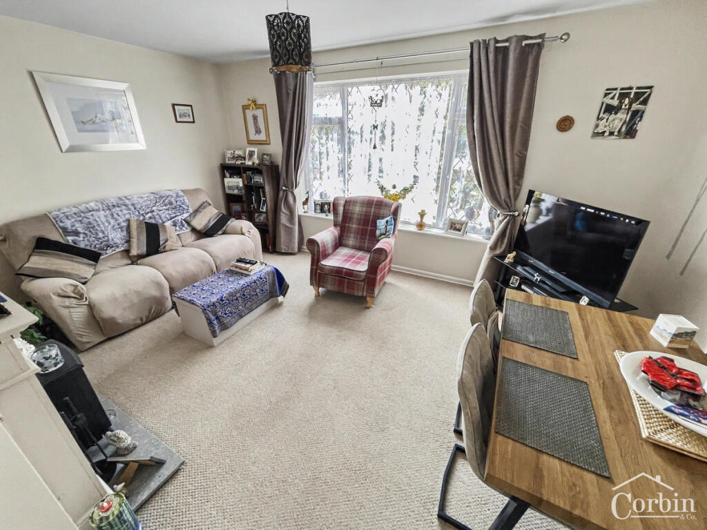 Northbourne Gardens, Bournemouth, BH10 6 photo 4