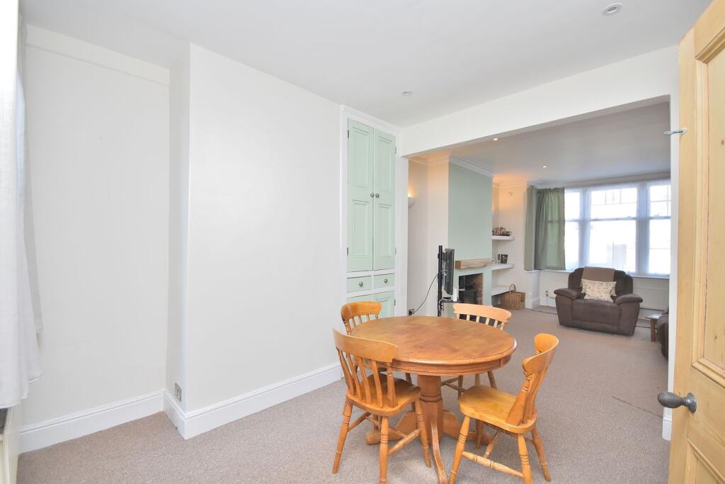 Clarence Avenue, Northampton, NN2 - View 3