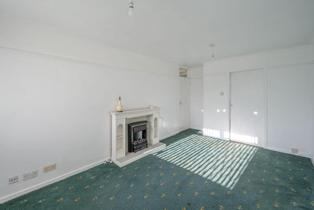Apartment in Dudley, West Midlands - View 2