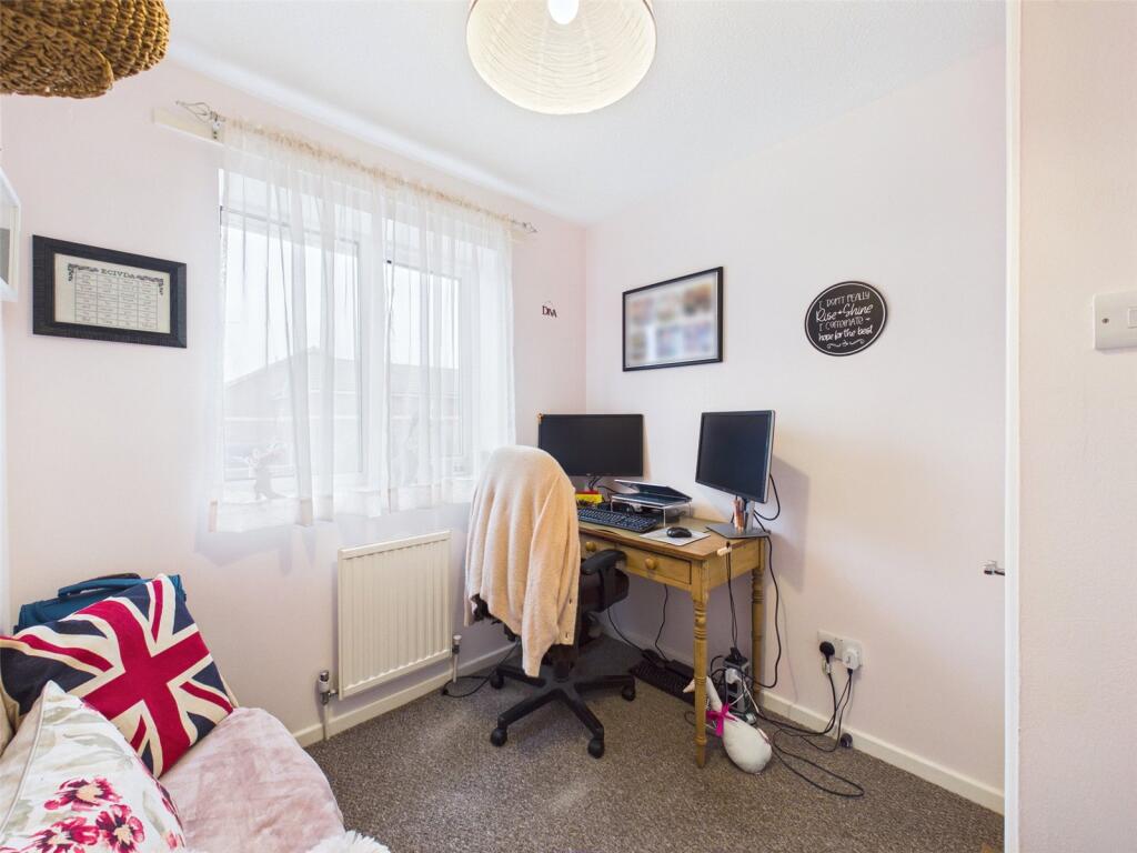 Huntley Close, Abbeymead, Gloucester, Gloucestershire, GL4 photo 5