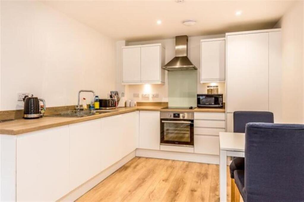 1-bed flat on Ashton Rise, Bristol, £230,000