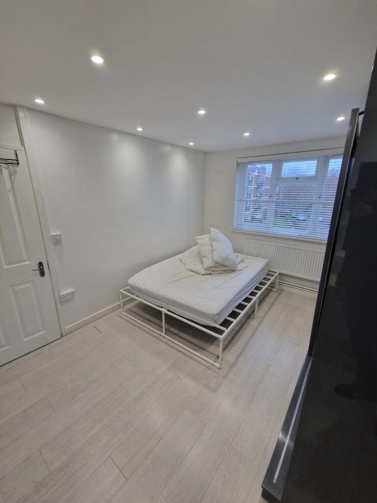 3 bedroom maisonette for rent