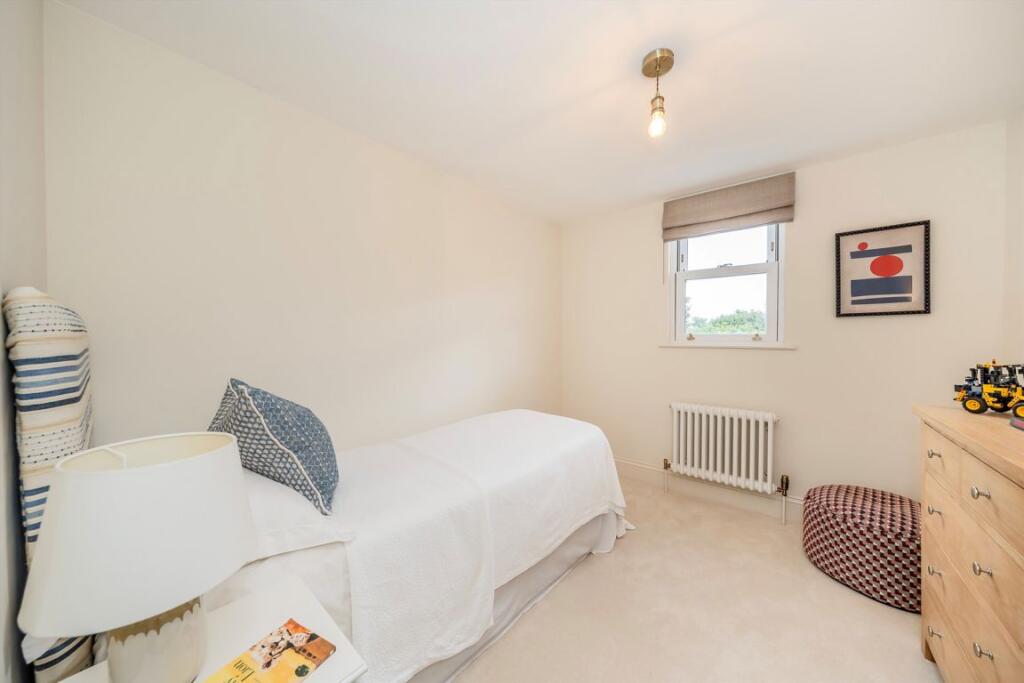 House in Twickenham - View 5