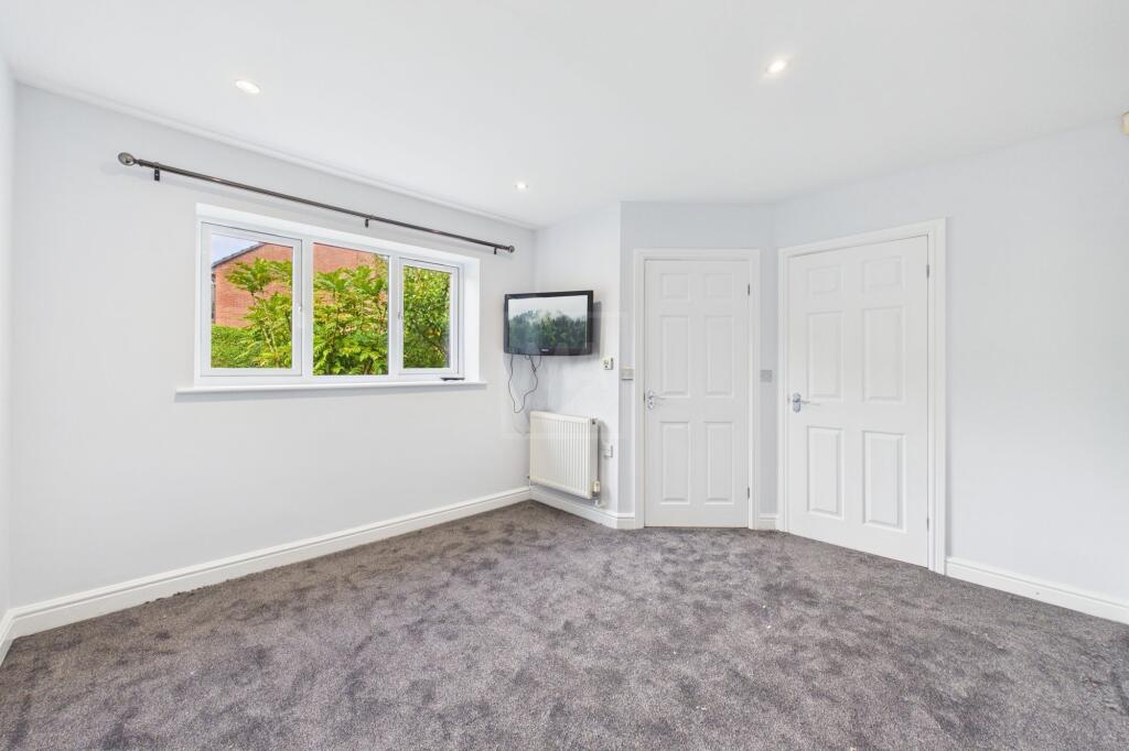 House in Warrington, Gorse Covert, Birchwood - View 2