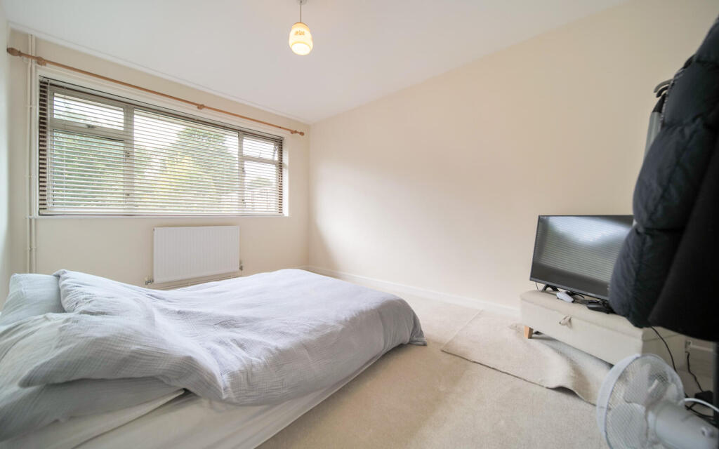 House in Swindon, Melksham - More