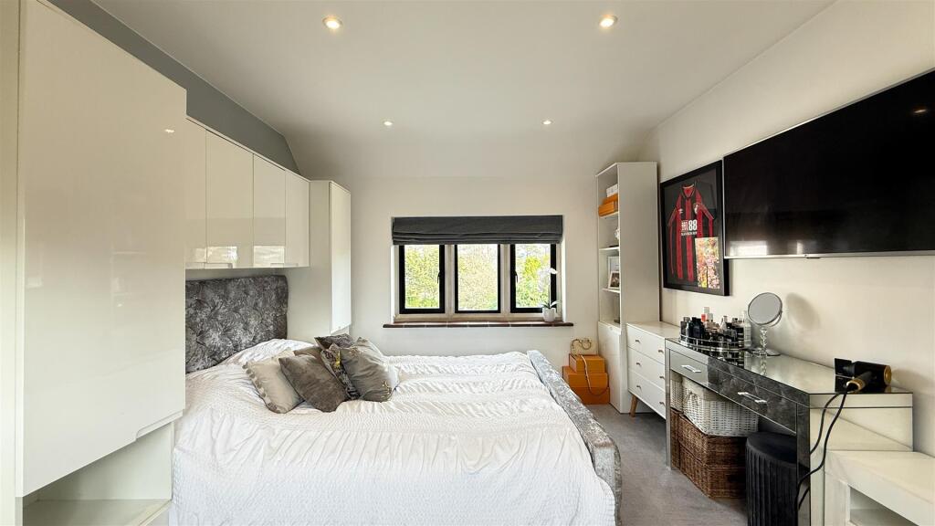 Additional image 16 of Blake Hill Crescent, Lilliput