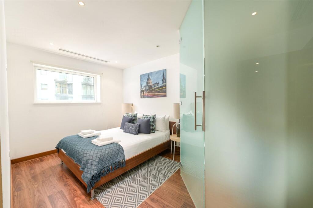 Apartment in London - More