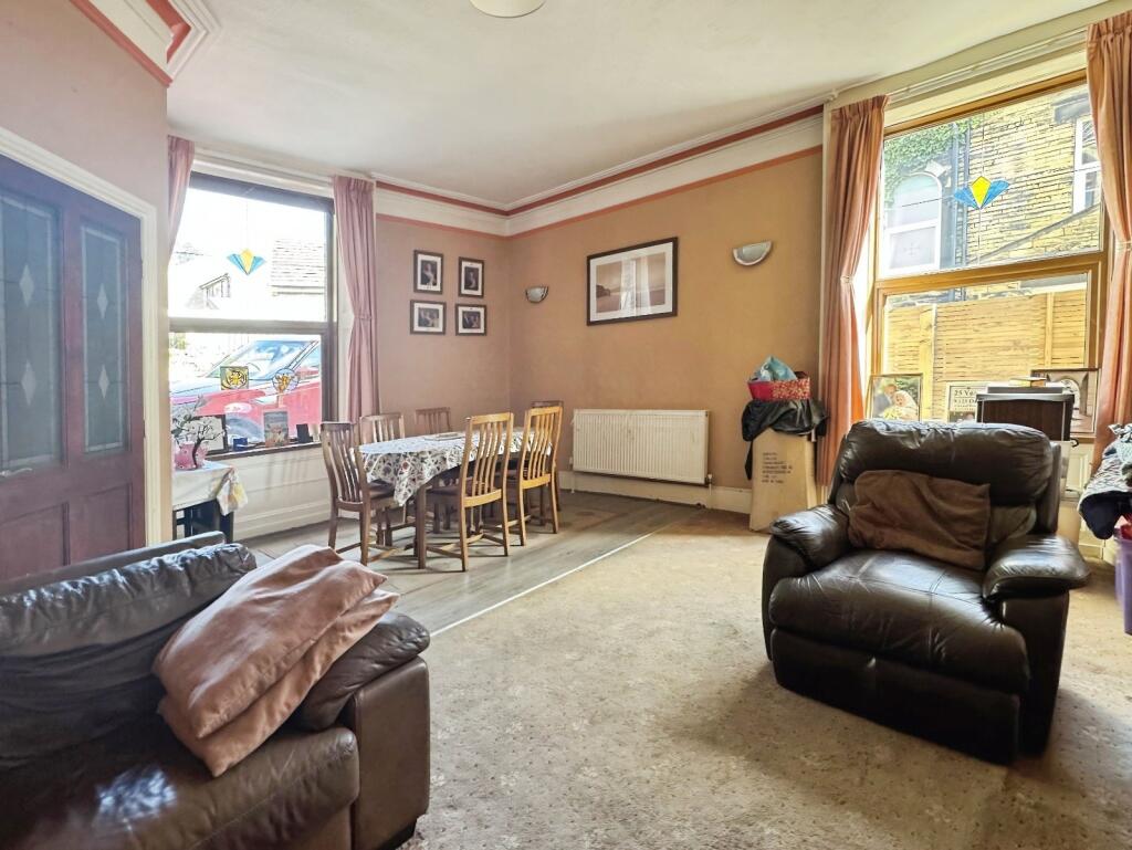 Westgate, Cleckheaton, BD19 photo 4