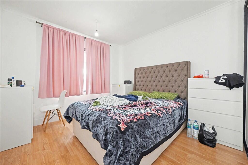 5 bed detached - Henley Road, Caversham, READING image 4