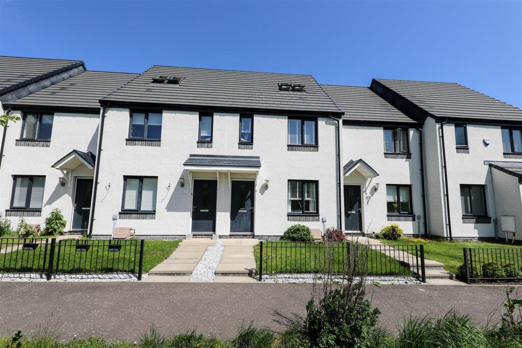 Main image of property: Rosslyn Court, Kirkcaldy
