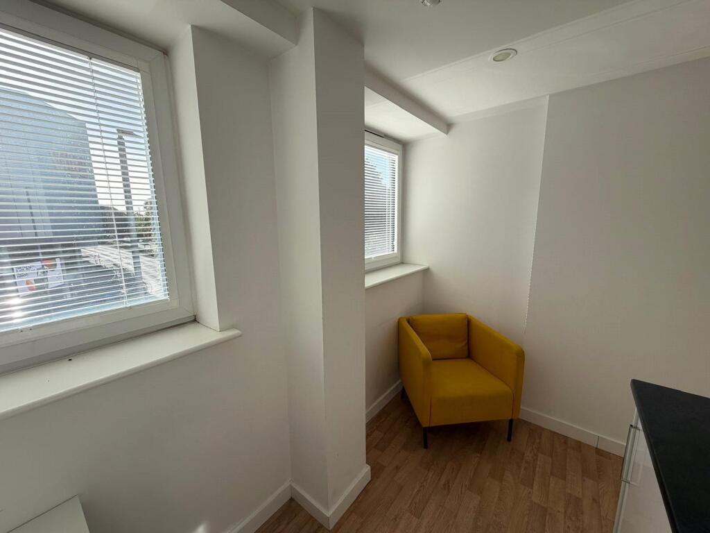 Apartment in Stoke-on-Trent - View 3