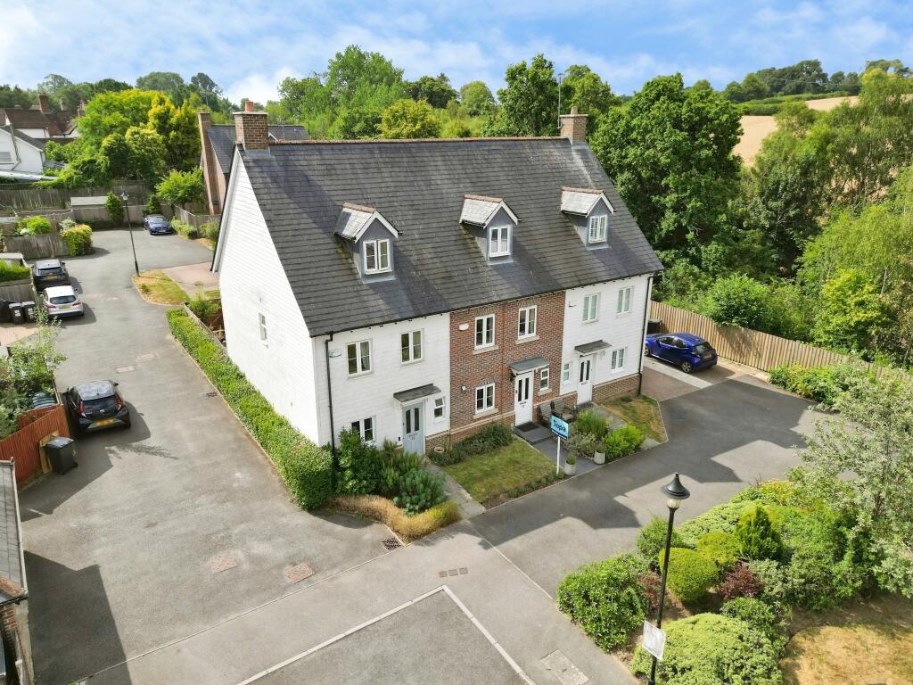 Main image of property: Broomfield, Tunbridge Wells, TN3