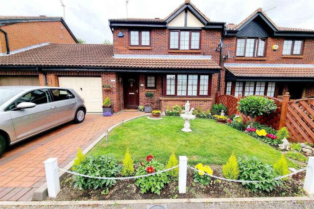 Main image of property: Crothall Close, Palmers Green, N13