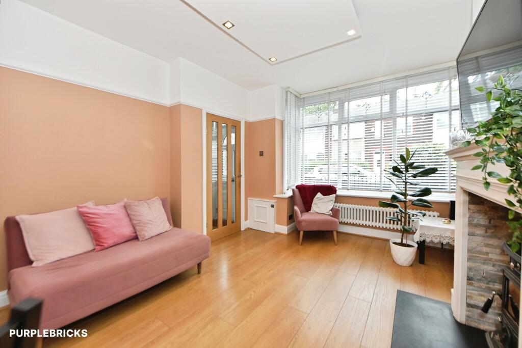 House in Oldham, Greater Manchester - View 5