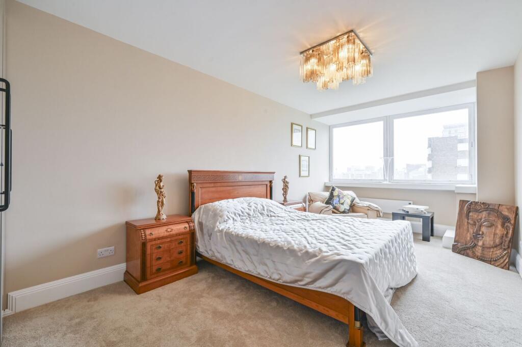 Apartment in London - More