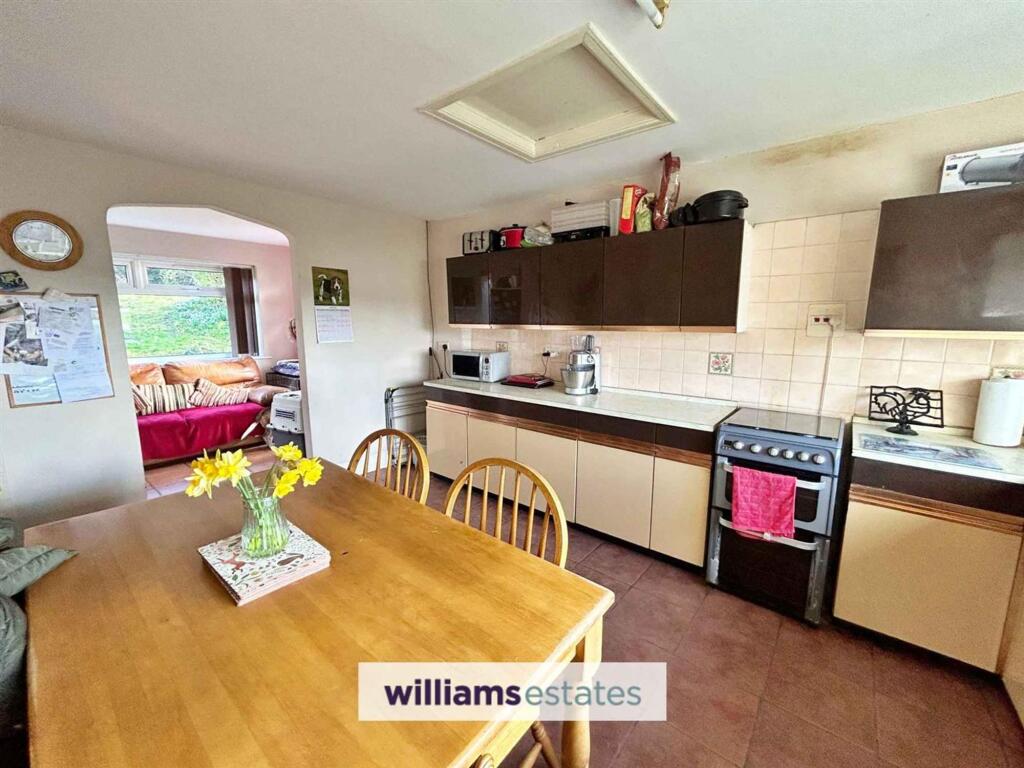 Lloc, Holywell, CH8 photo 4
