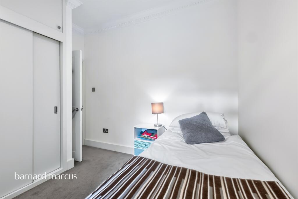 Apartment in London - More