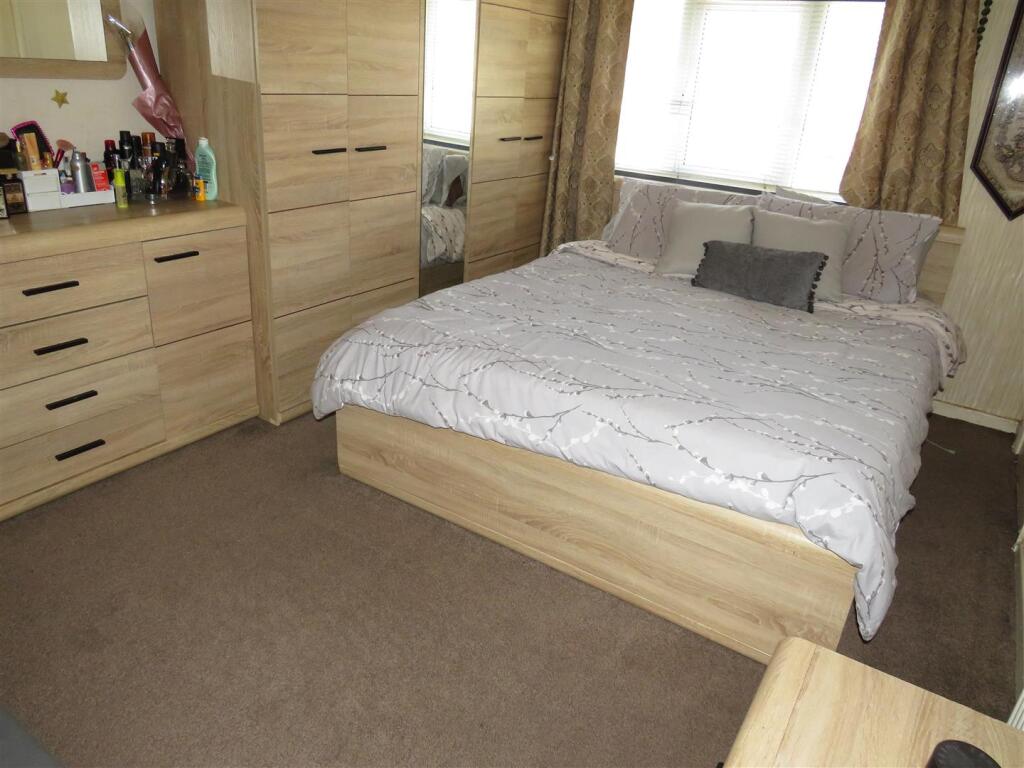 House in Solihull, Smith's Wood - View 5