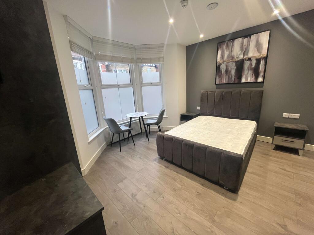 Main image of property: Advertising