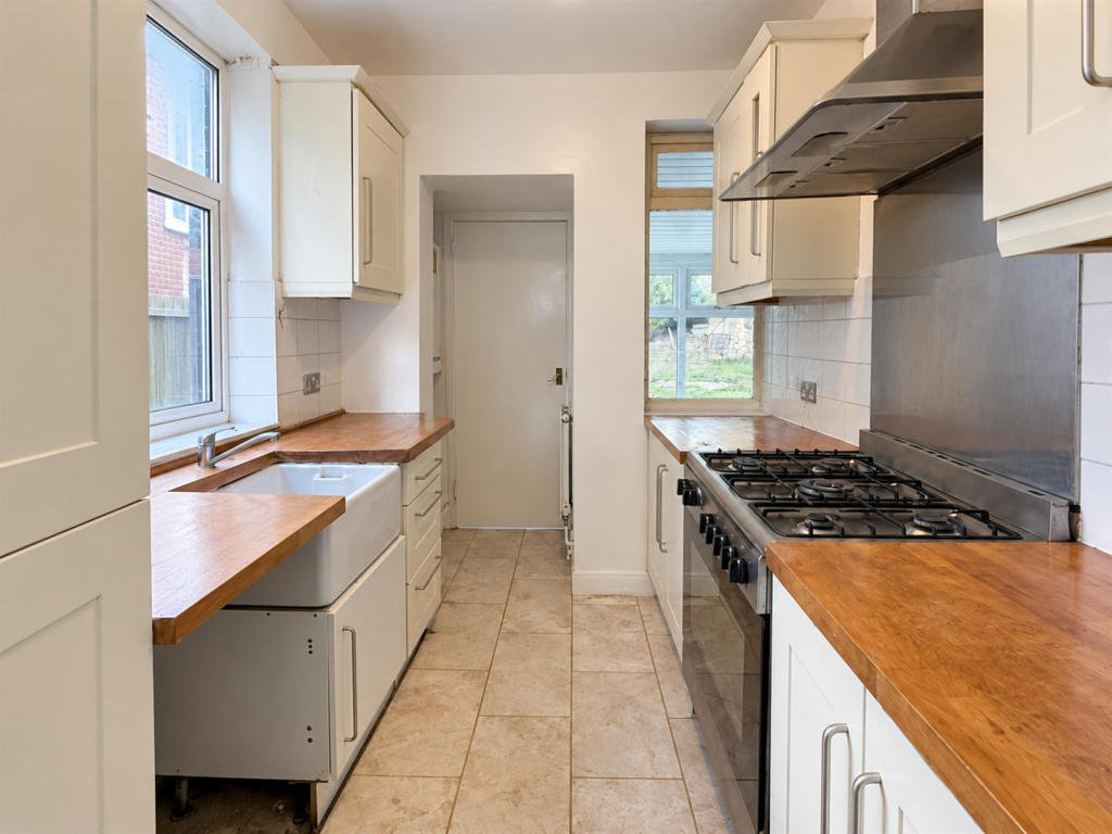 House in Luton - View 3