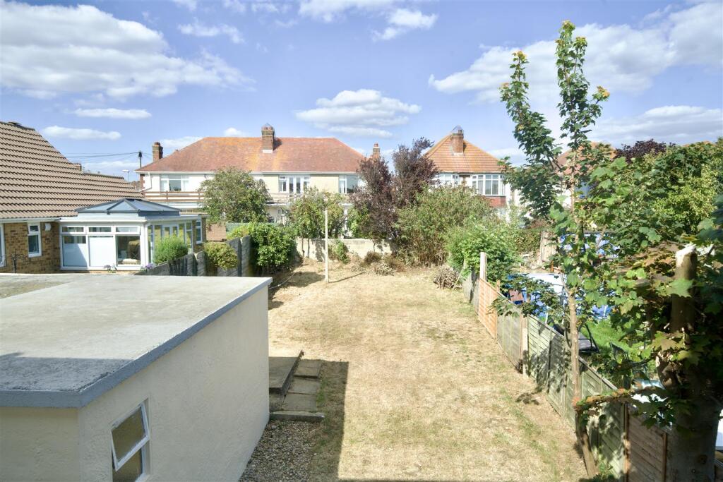 Hillcrest Road, Weymouth photo 2