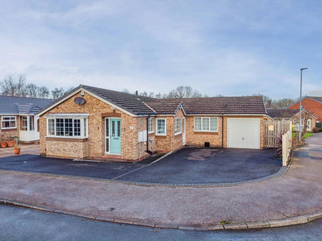 3-bed detached on Parkhead Close, Royston, Barnsley, S71 4LT, £325,000