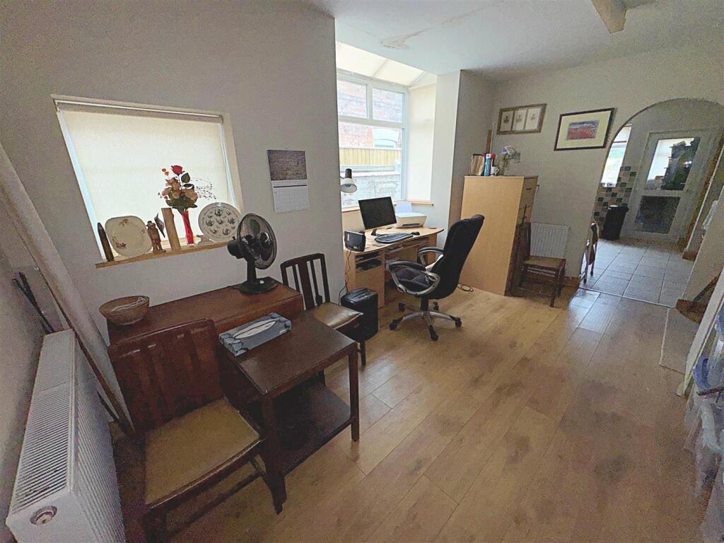 House in Doncaster - View 4