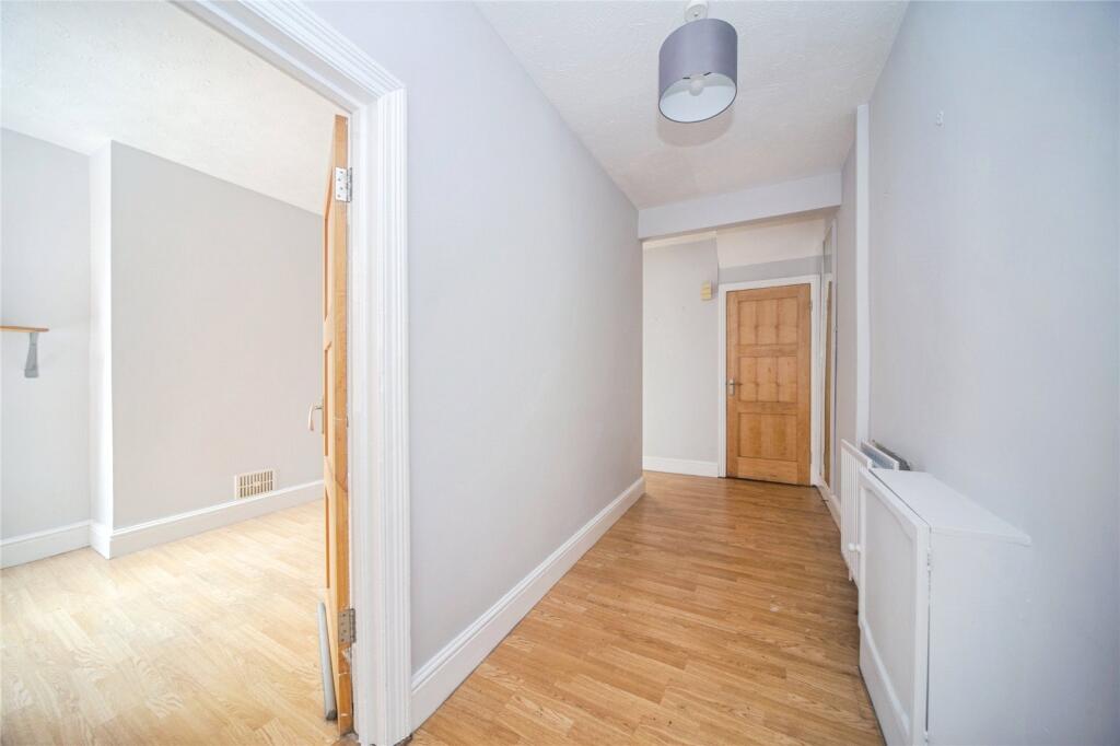 House in Southampton - More