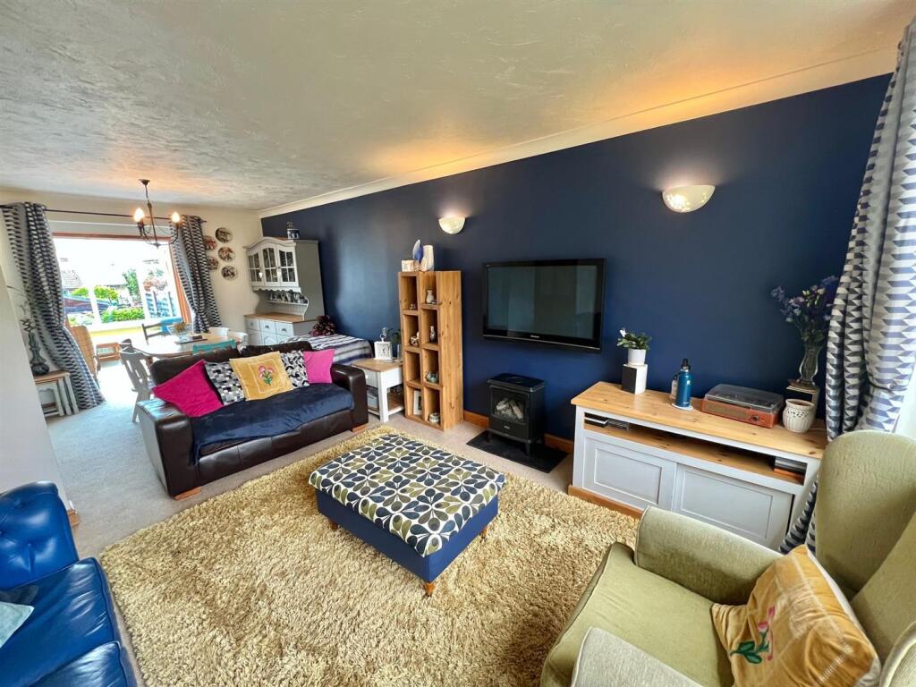 House in Huddersfield, Shelley, Shepley - View 5