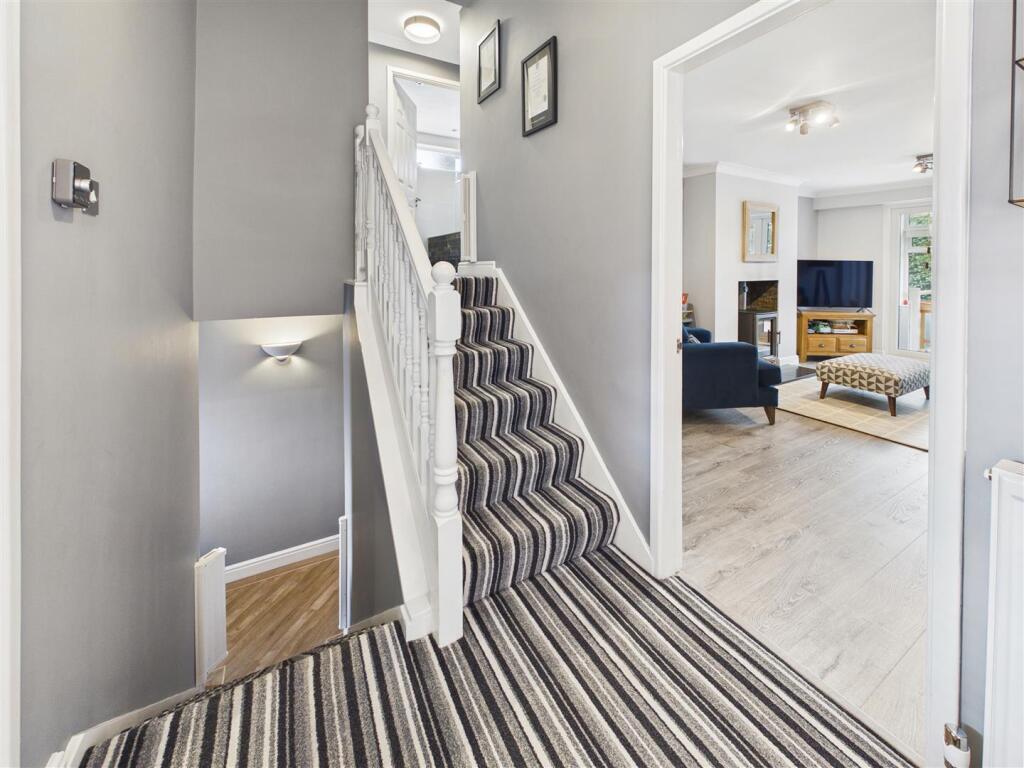 House in North East Derbyshire, Dronfield - View 5