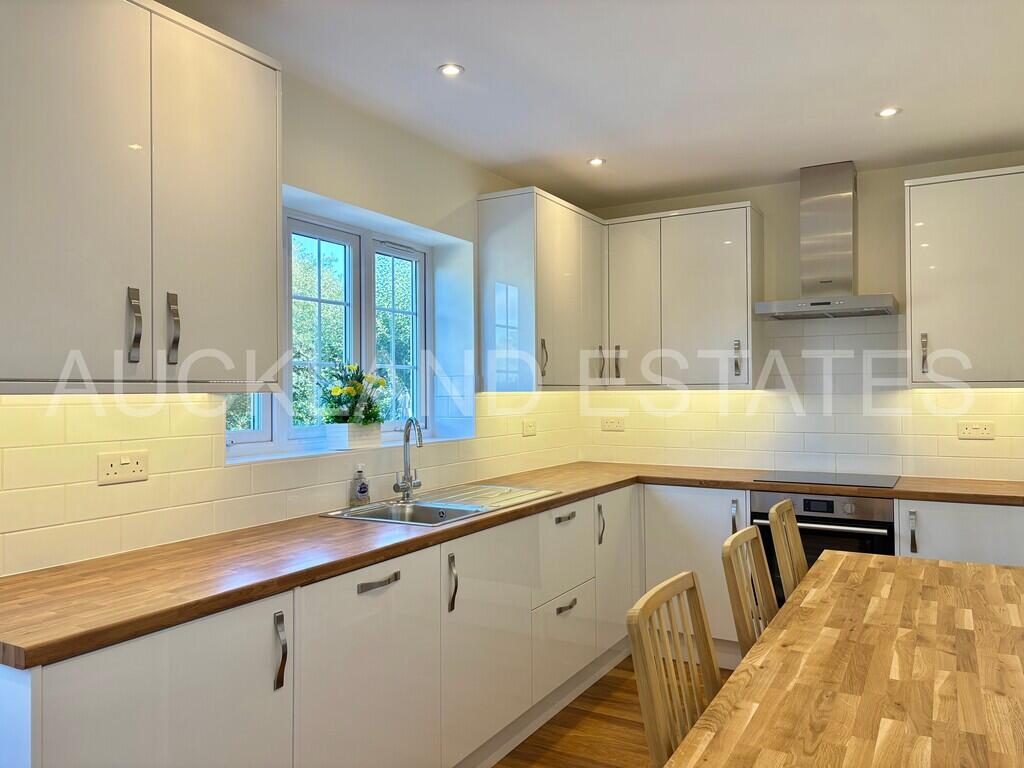 House in Enfield - View 2