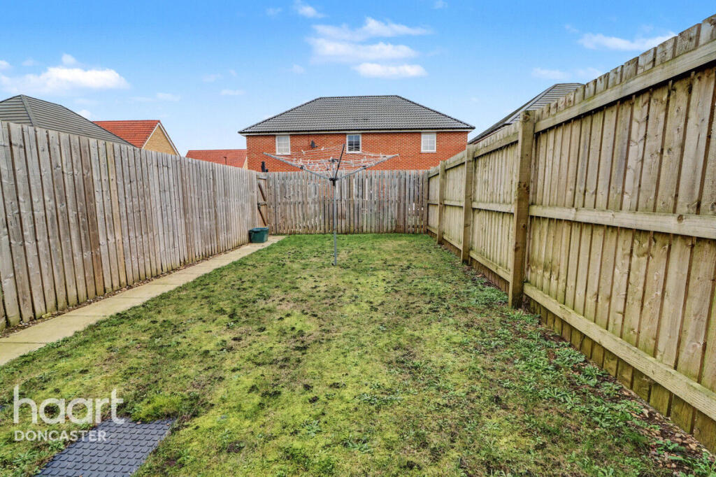 Windmill Close, Hatfield, Doncaster photo 4